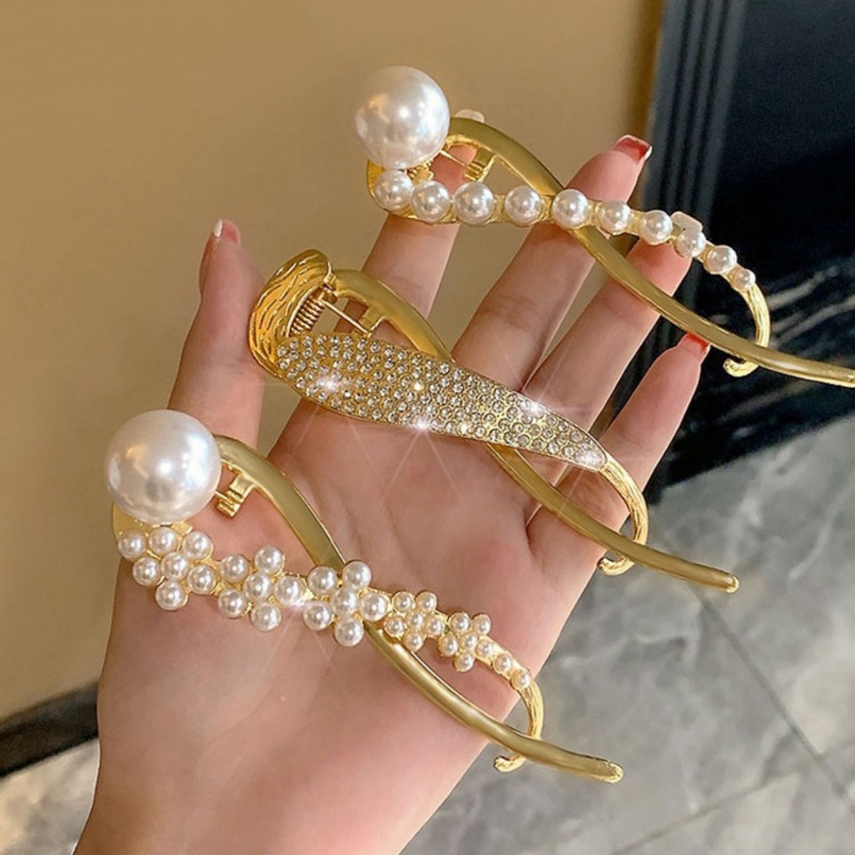 Elegant Glitter Pearl Hair Cli - Korean Lifestyle & Kids Boutique Photos recension och pris